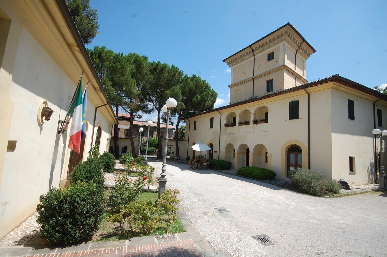 Ostello Villa Redenta Spoleto Esterno foto